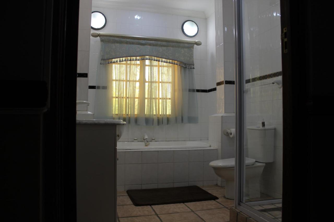 Prinshof Manor Guesthouse Pretoria-Noord Esterno foto