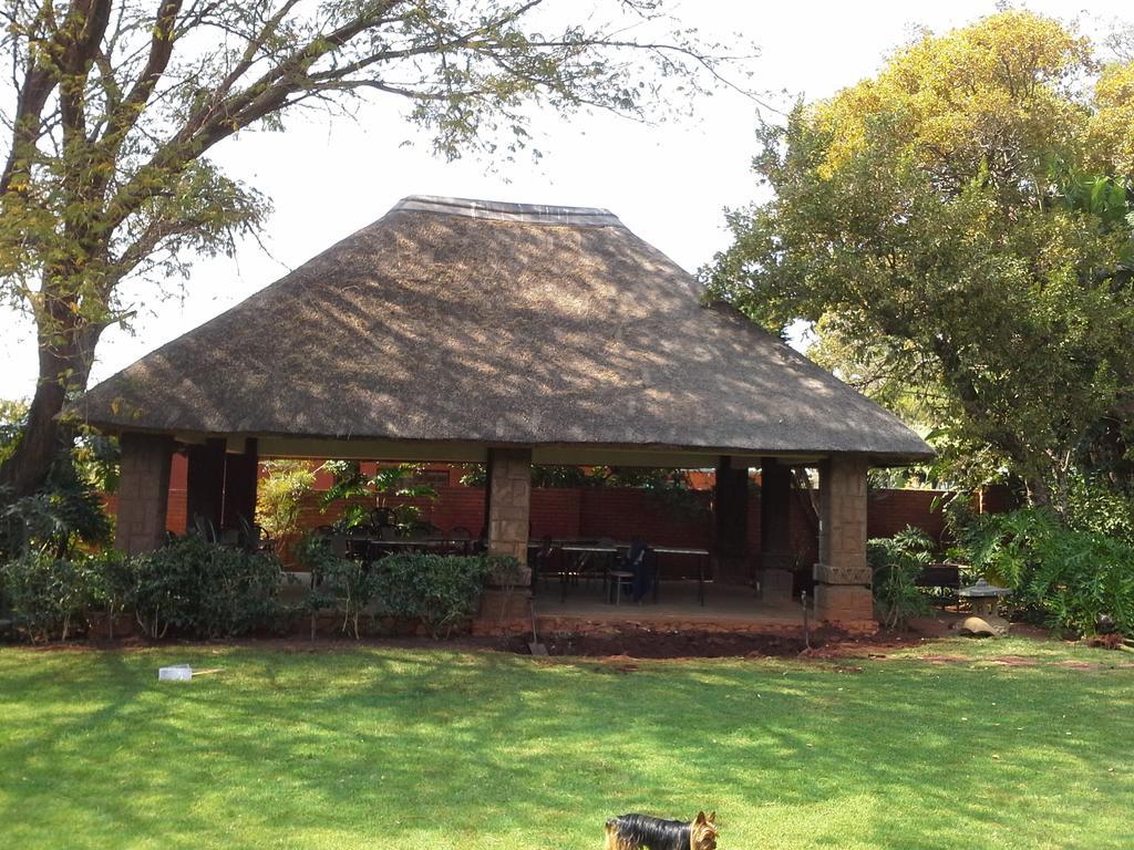 Prinshof Manor Guesthouse Pretoria-Noord Esterno foto